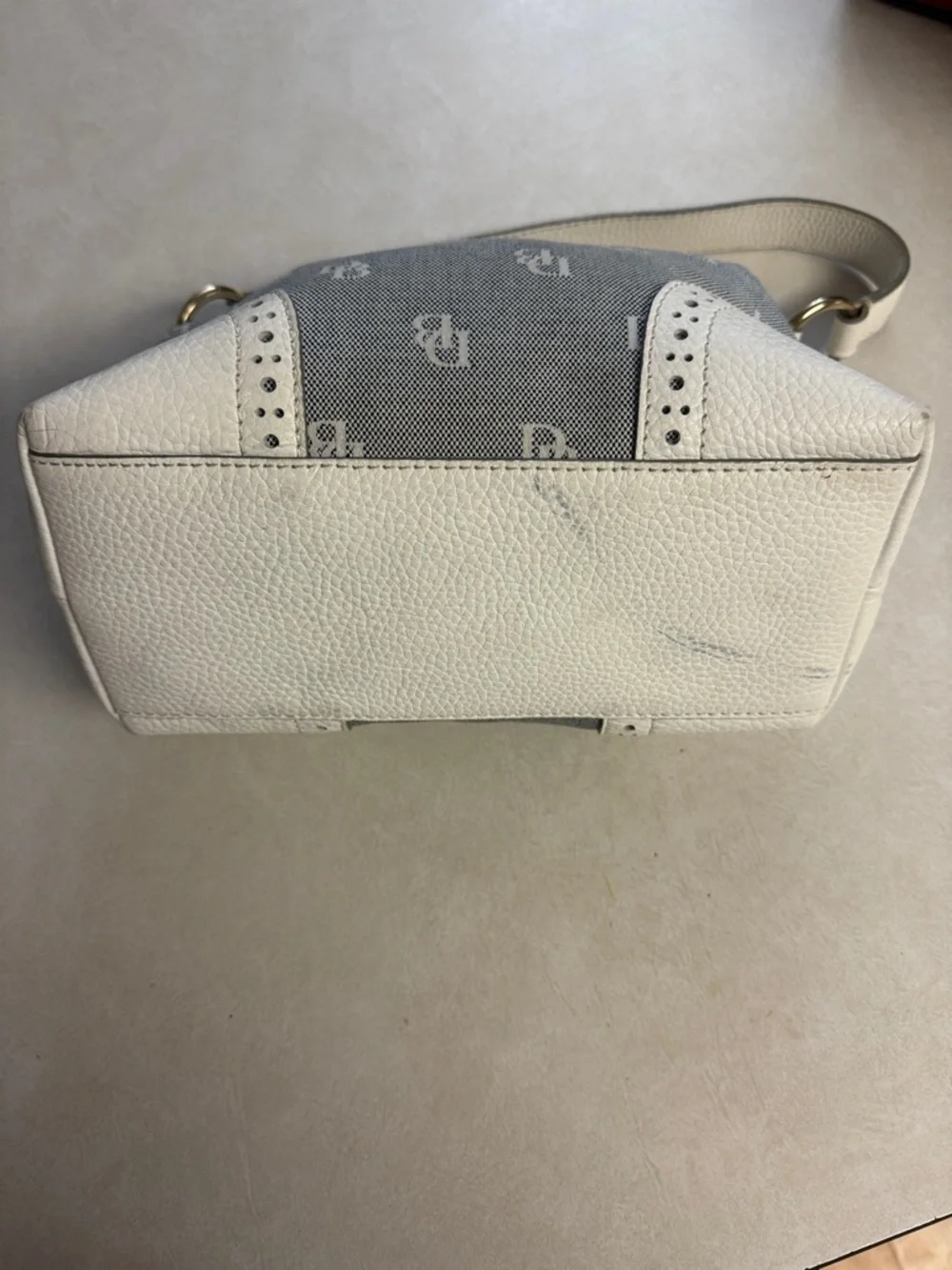 Dooney & Bourke Cream and Gray Pebble-Trim Shoulder Bag VINTAGE☦️👸🏼 - Picture 7 of 10